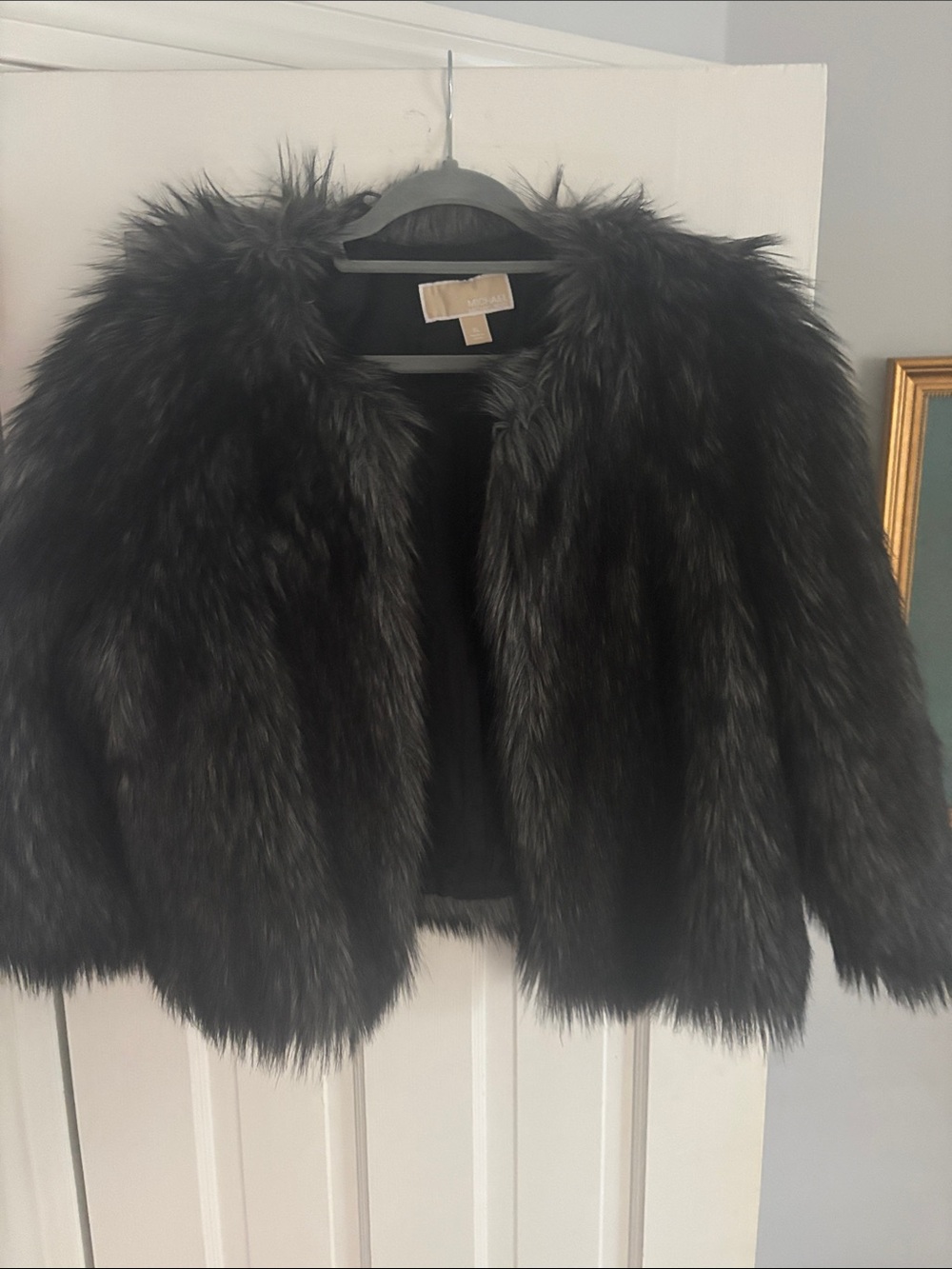Michael Kors speckled  Black Faux Fur Coat with top keyhole closure 🎉🎉🎉🎉